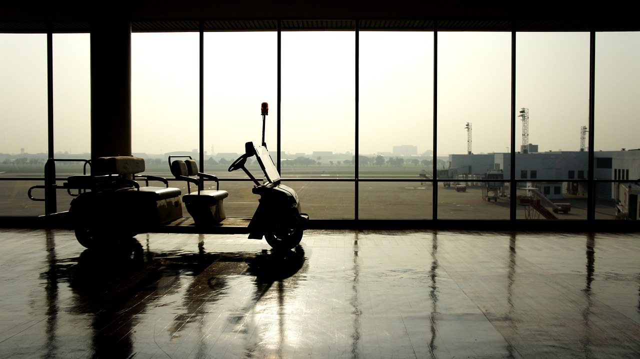 golf cart, airport, travel-1052485.jpg